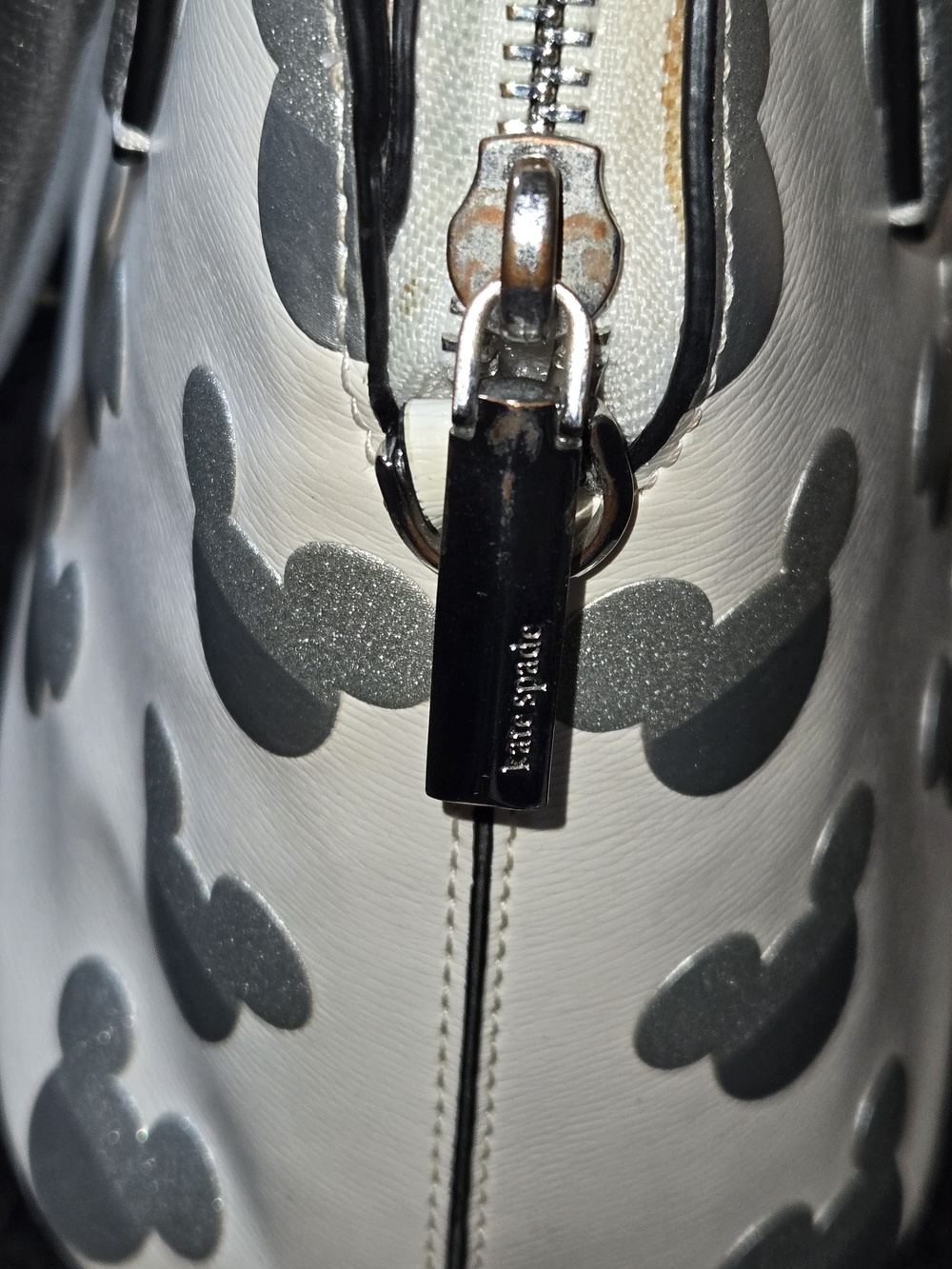 Kate Spade 🩶🤍🖤Limited Edition🖤🤍🩶 DISNEY PARKS Mickey Mouse Dome Satchel - Picture 9 of 14